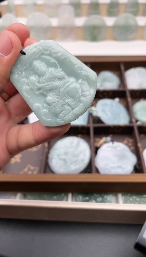 翡翠未镶嵌颈饰..../5/10/  12