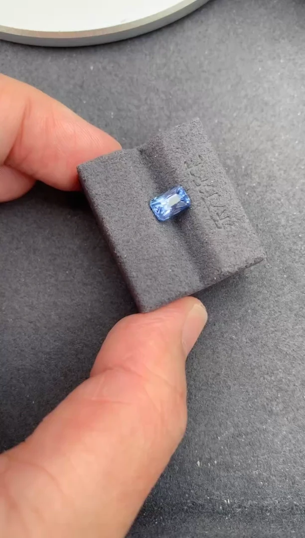 裸石蓝宝石1.2ct 无烧矢车菊蓝宝石 定制BA