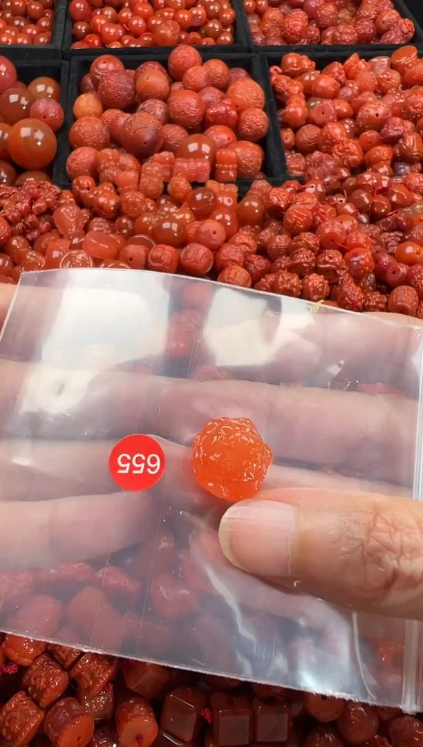 南红玛瑙未镶嵌颈饰1