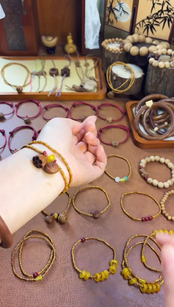 手串桃核三圈竹节福字莲蓬