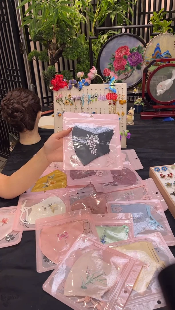 织绣小*蛙非遗手工苏绣饰品