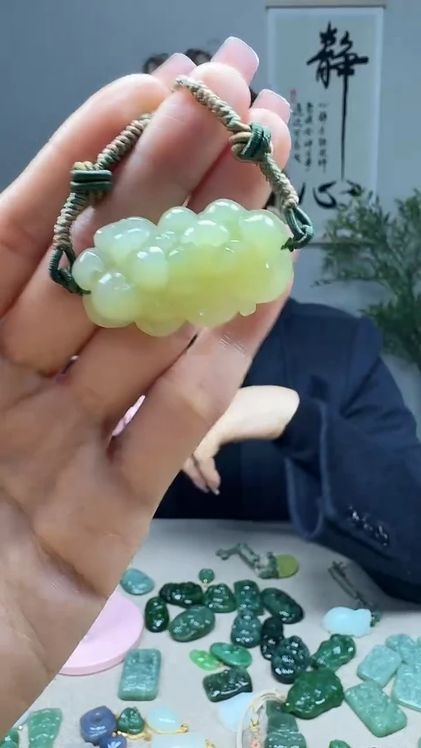 未镶嵌和田玉挂件1