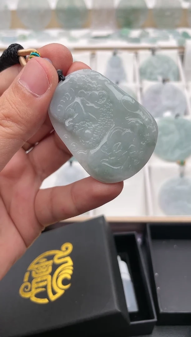 翡翠未镶嵌颈饰..../5/11/  459