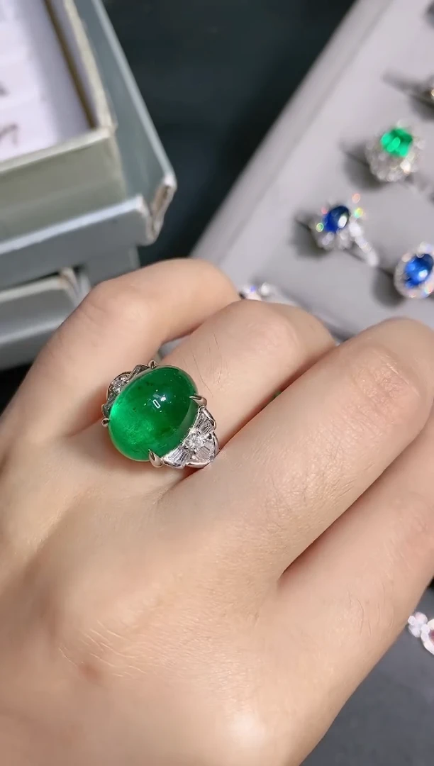 铂Pt900镶嵌戒指祖母绿.