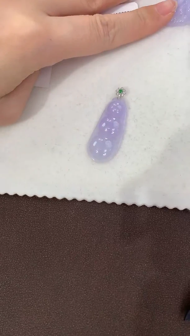 翡翠18K金镶嵌颈饰天然缅甸a货翡翠1