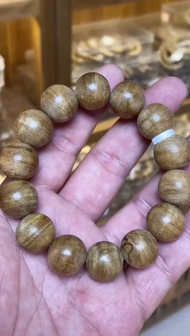 沉香手串 马尼涝圆珠单圈1.7多样性发其一