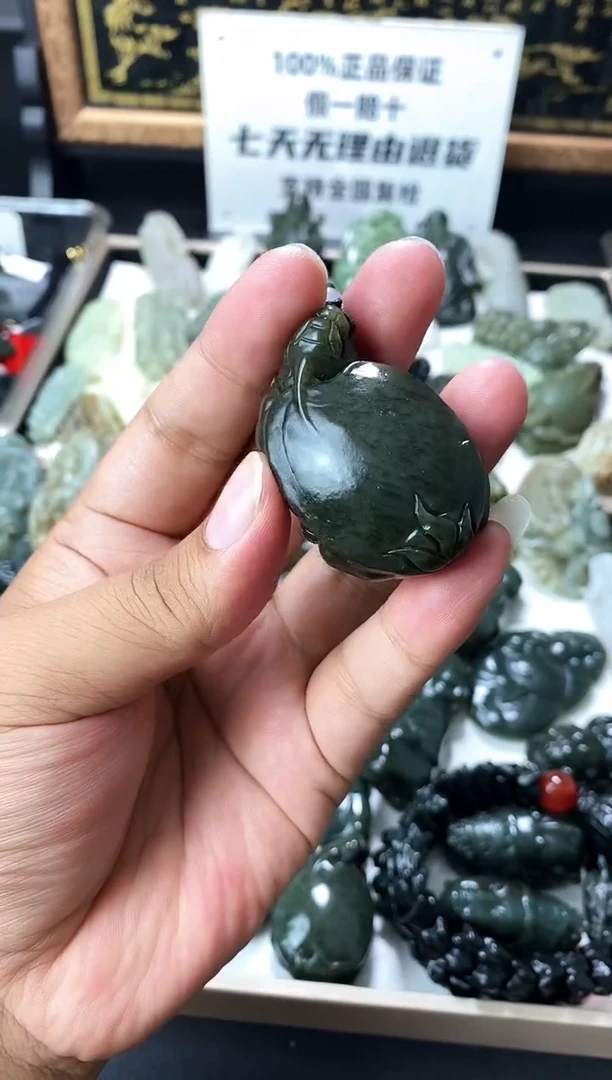 颈饰未镶嵌和田玉1