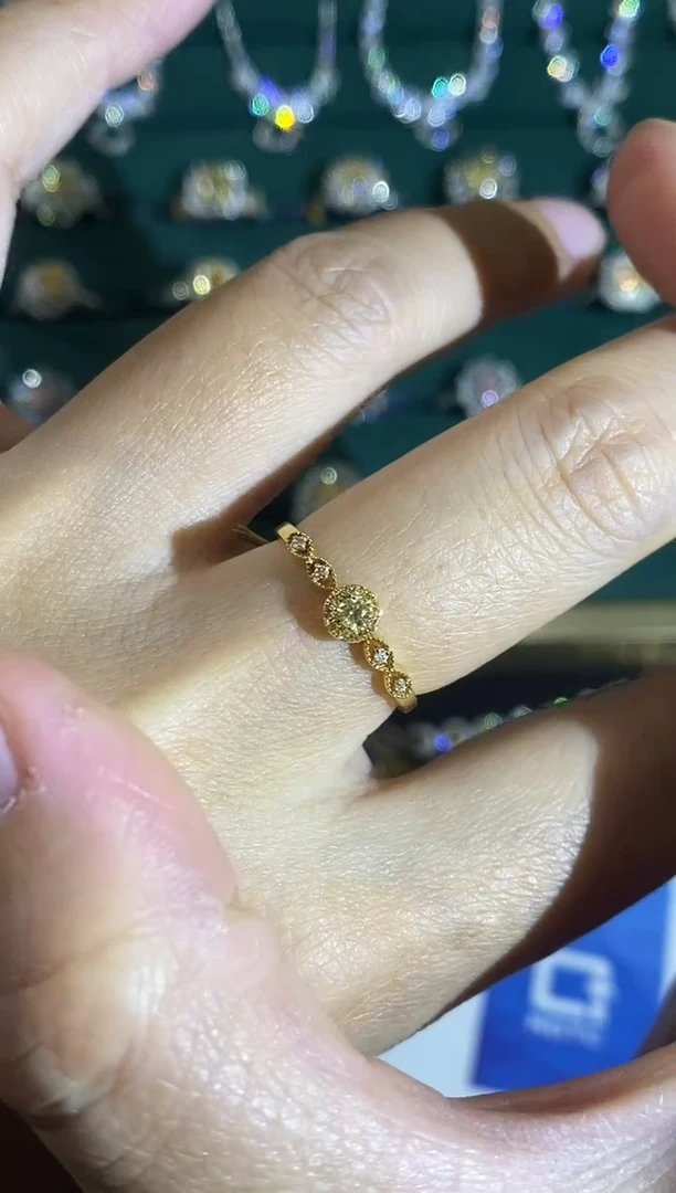 18K金镶嵌戒指钻石9