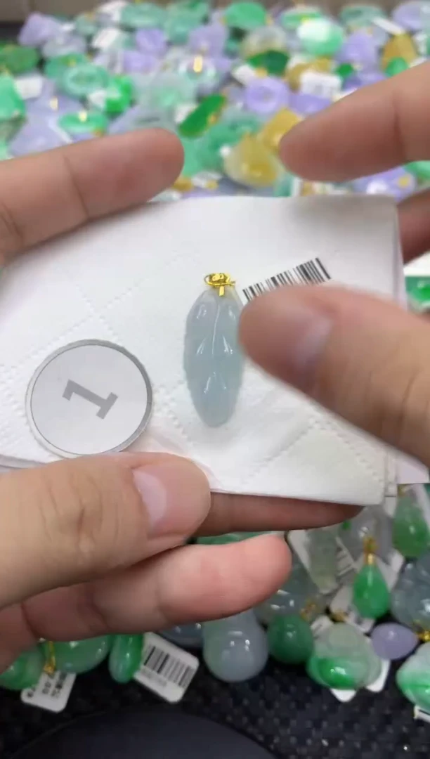 颈饰未镶嵌翡翠天然缅甸翡翠A货