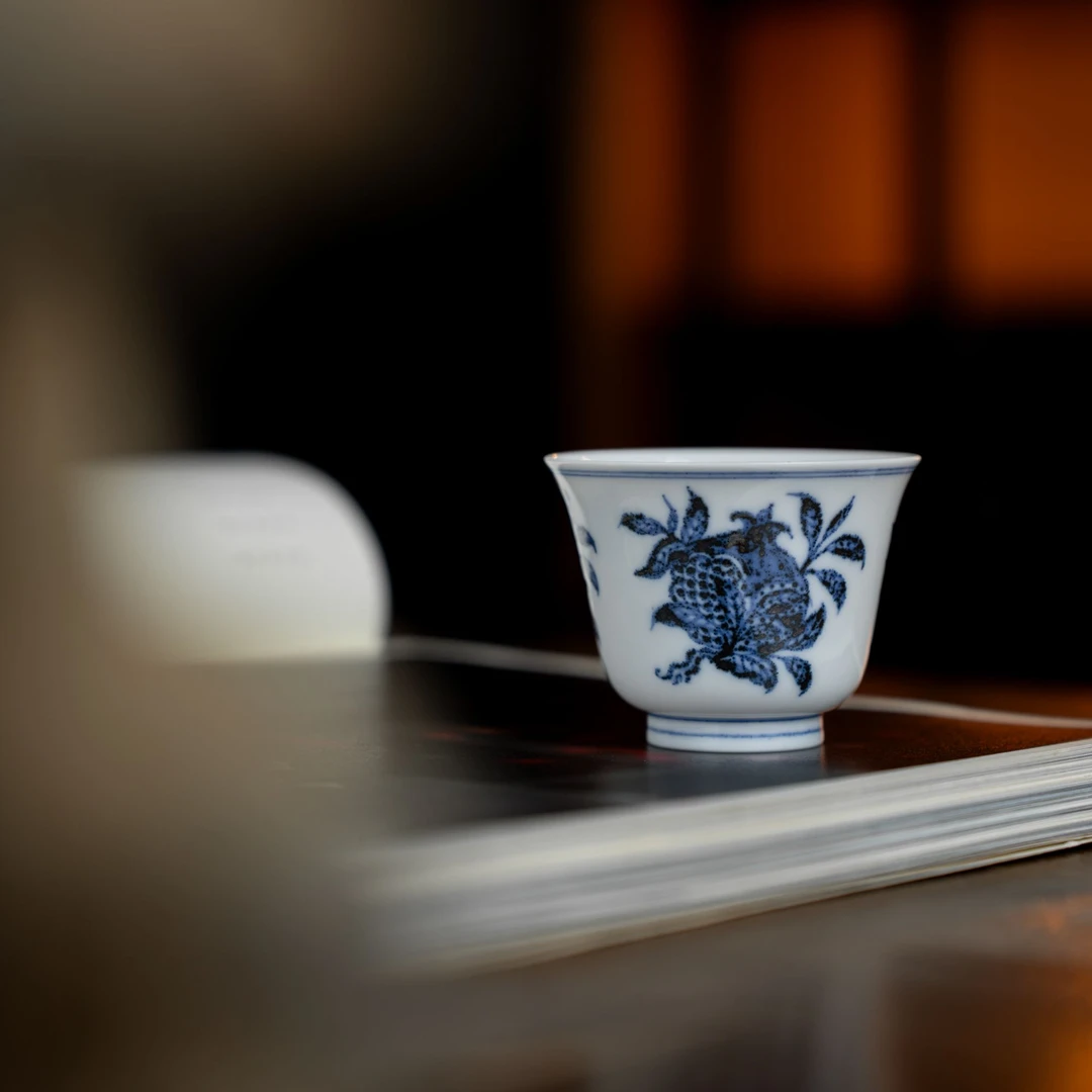 且斋慕明青花三多内膜印开窗冰梅金口小仰忠杯景德镇手工手绘茶具
