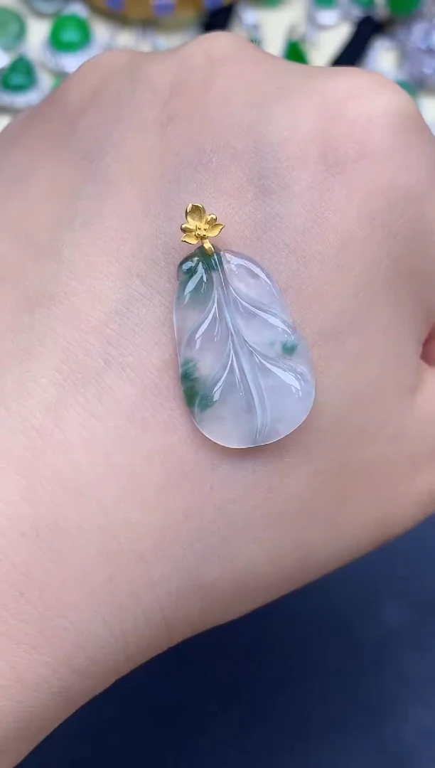 颈饰18K金镶嵌翡翠64-中国好珍宝