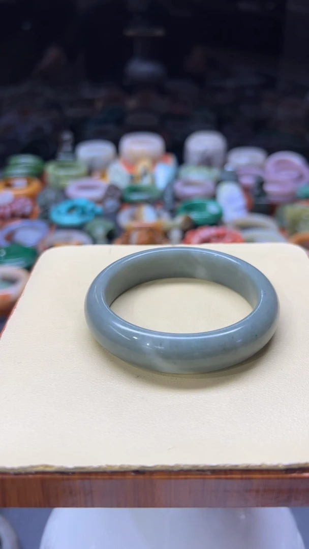 【闪购商品】石英质玉手镯未镶嵌030