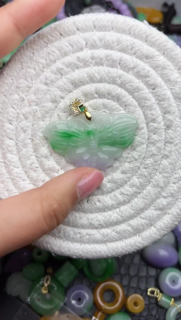 颈饰未镶嵌翡翠缅甸翡翠吊坠