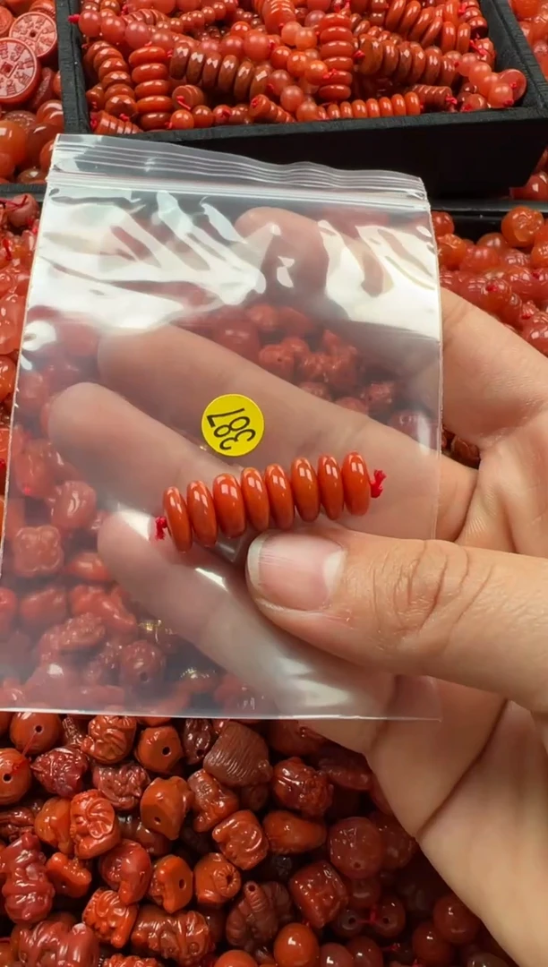 【闪购商品】南红玛瑙颈饰未镶嵌1