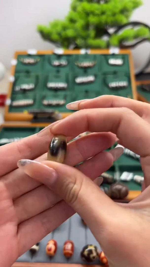 玛瑙/玉髓（覆膜）颈饰未镶嵌117.（微瑕随机发货）