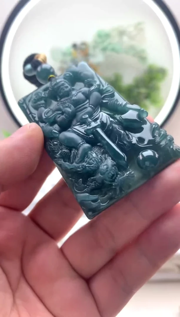颈饰未镶嵌翡翠不动明王