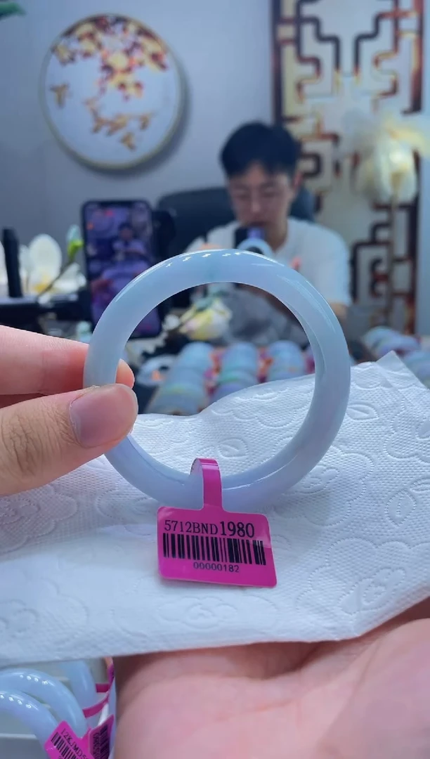 翡翠手镯未镶嵌113-57