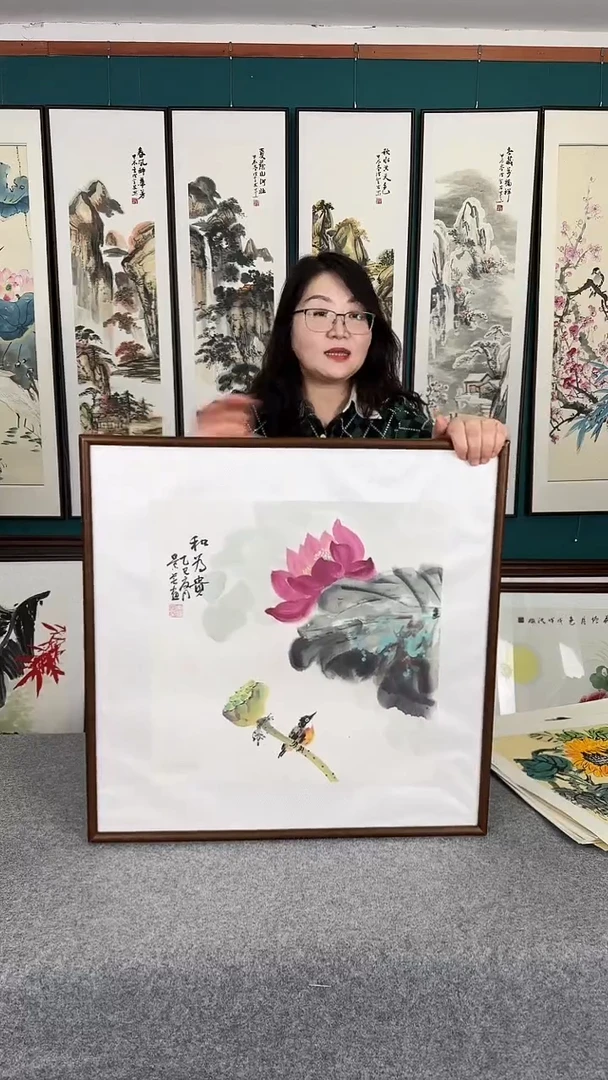 国画63*63荷花实木装裱