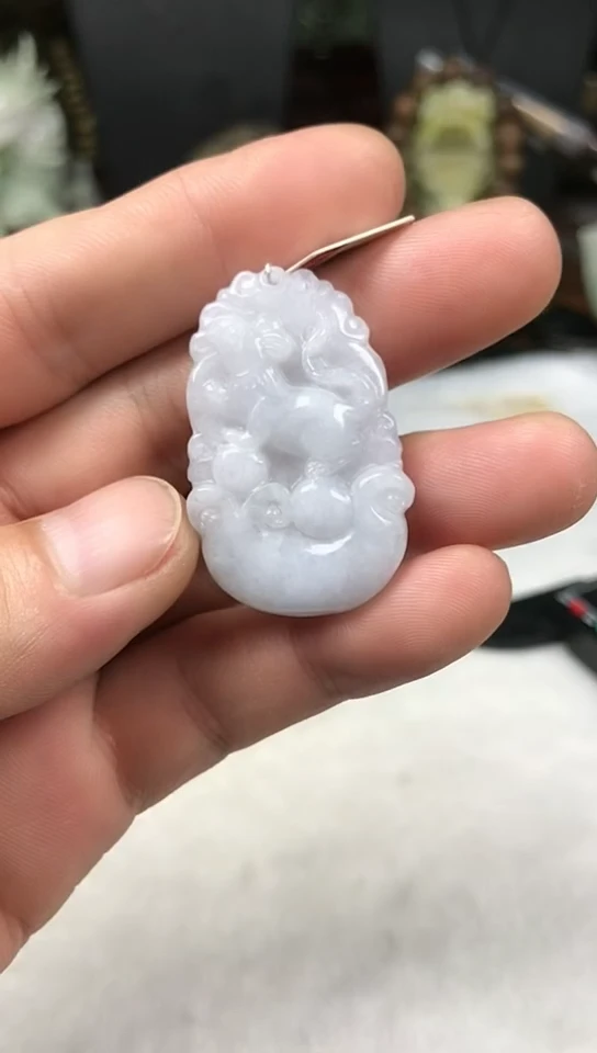 翡翠挂件未镶嵌生肖鼠