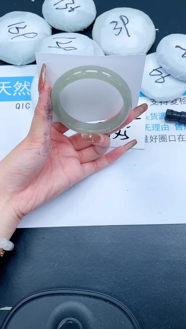 【闪购商品】石英质玉手镯未镶嵌345-55