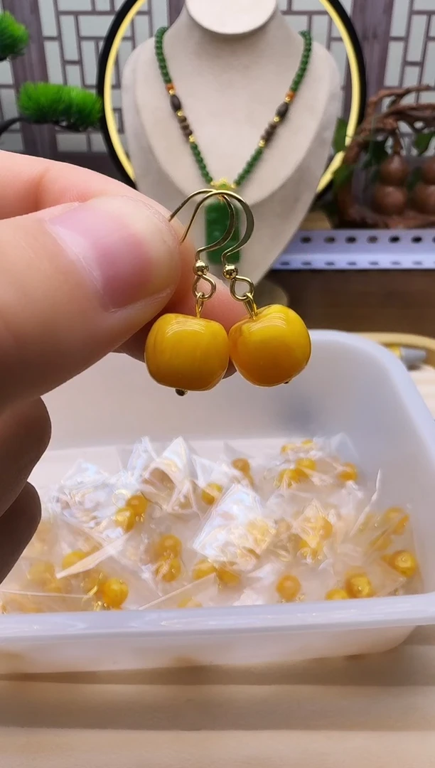 蜜蜡14K金镶嵌耳饰E01