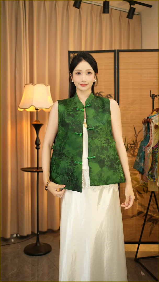 CHUNTIAN/李李国风【青露】新中式三粒扣国风马甲