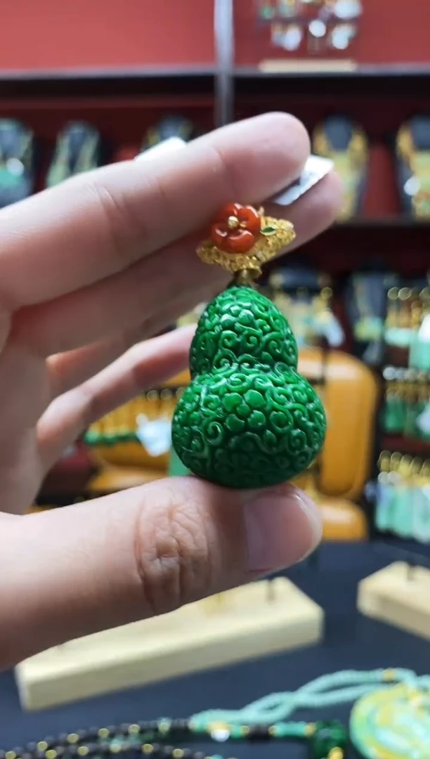 颈饰未镶嵌翡翠吊坠
