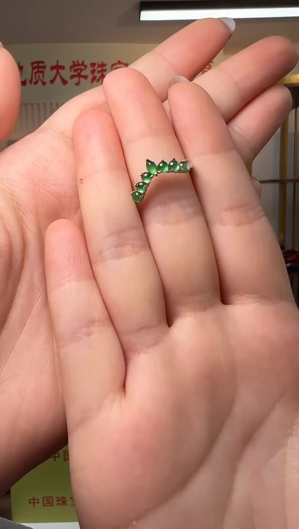 【闪购商品】翡翠戒指银S925镶嵌满绿群镶翡翠戒指S925银