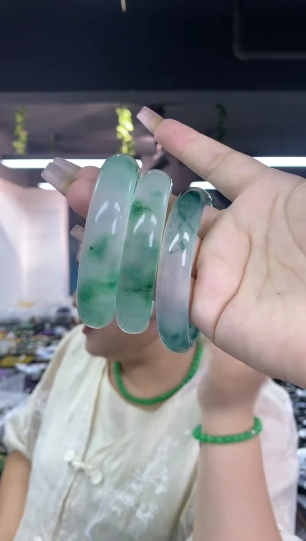 石英质玉（天山翠）手镯未镶嵌54-60多样性发其一颜色微差