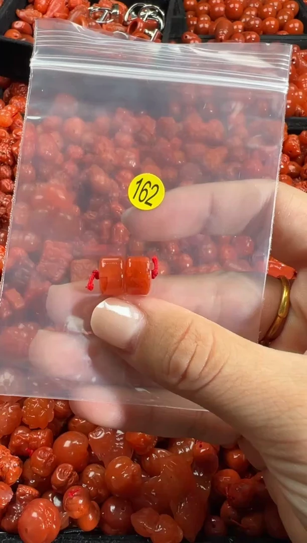 颈饰未镶嵌南红玛瑙1