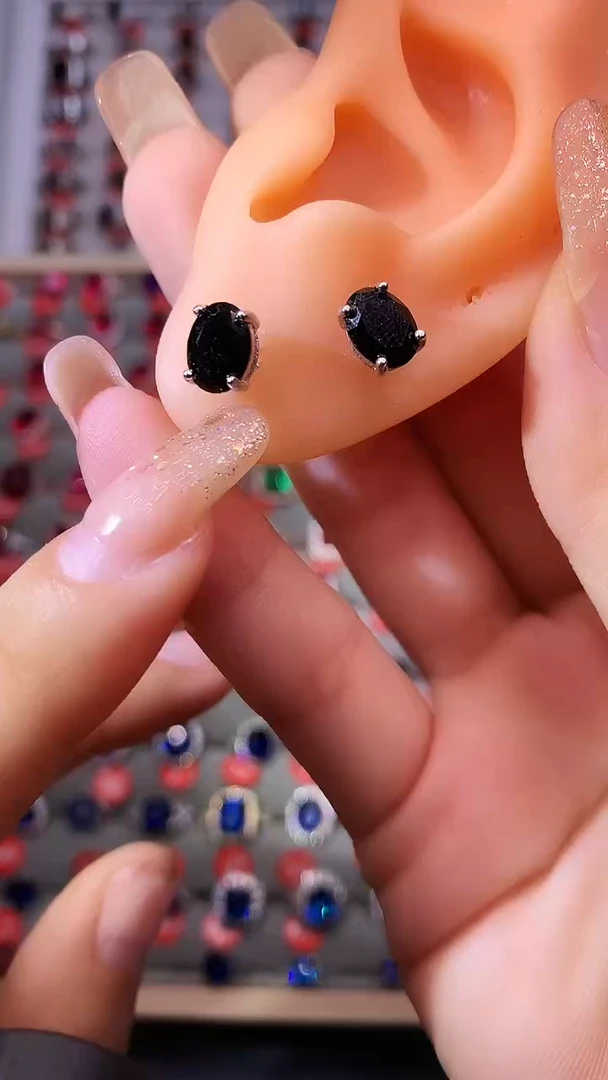 【闪购商品】蓝宝石耳饰银S925镶嵌111111