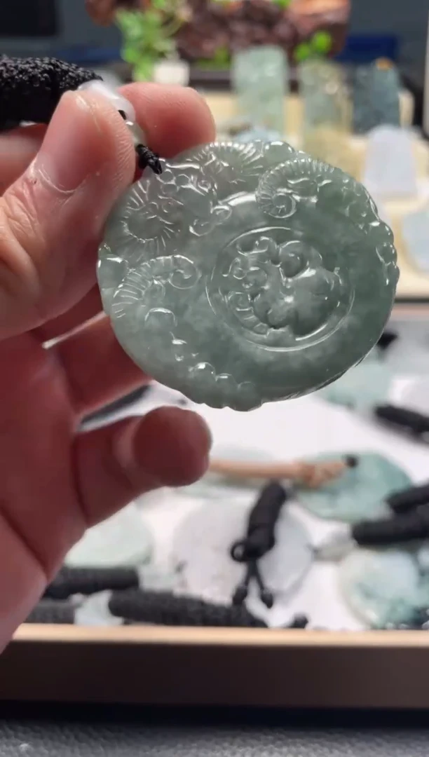 颈饰未镶嵌翡翠12/26/067