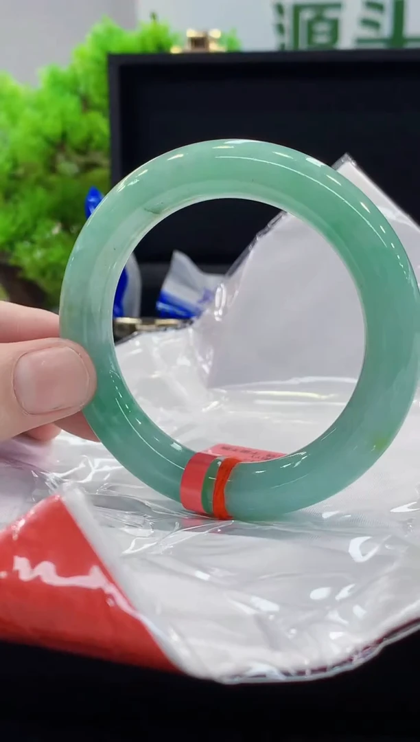 未镶嵌手镯翡翠翡翠手镯