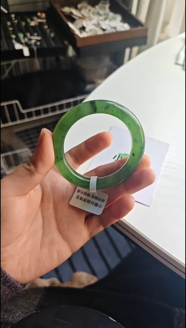 未镶嵌手镯和田玉和田玉手镯未镶嵌