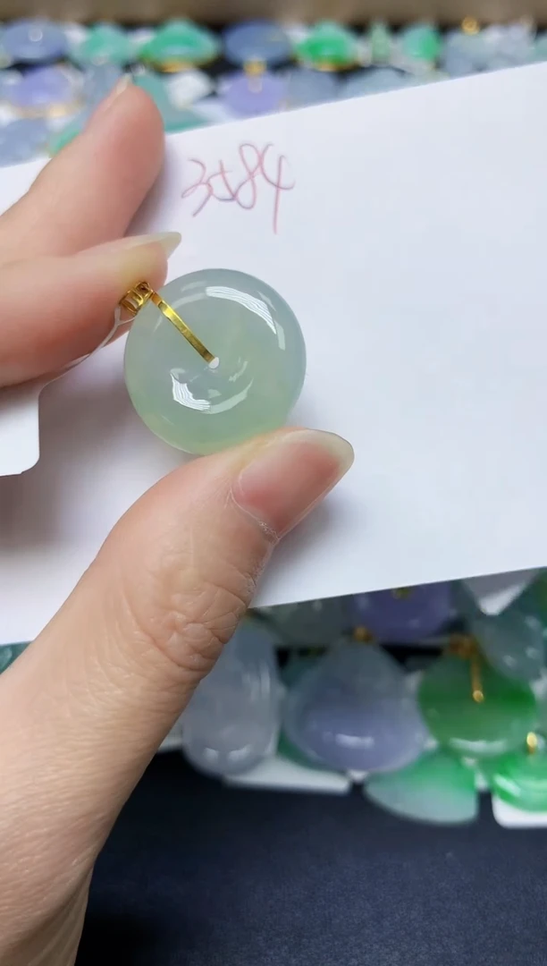 翡翠18K金镶嵌颈饰天然缅甸翡翠A货
