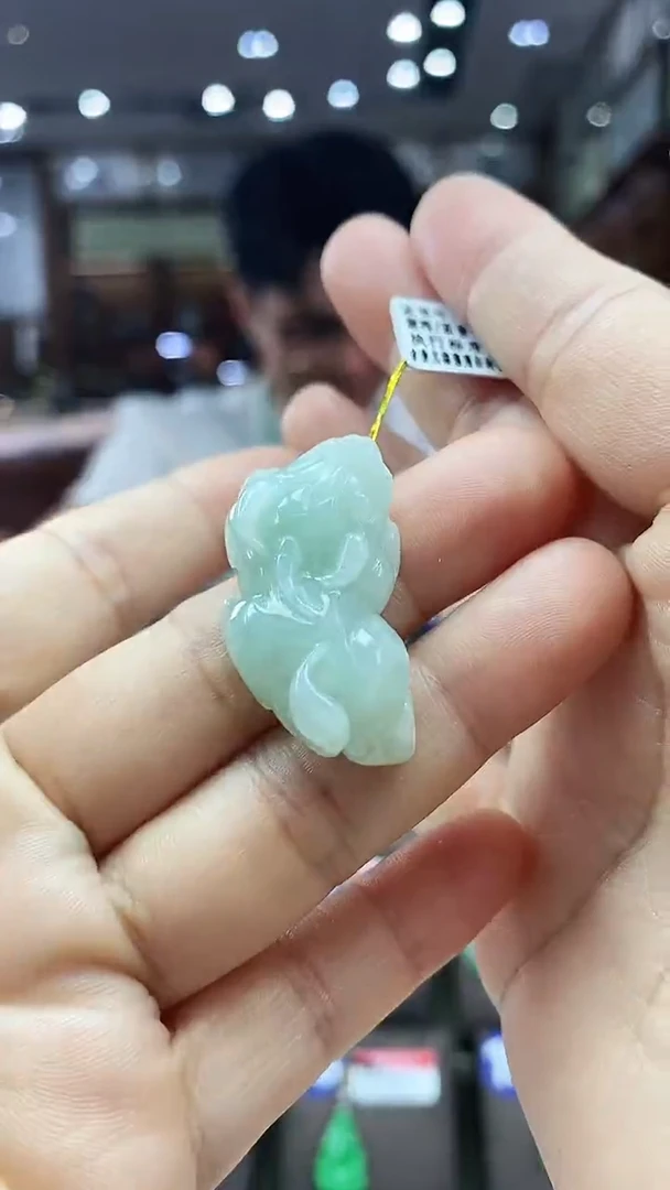 颈饰未镶嵌翡翠貔貅