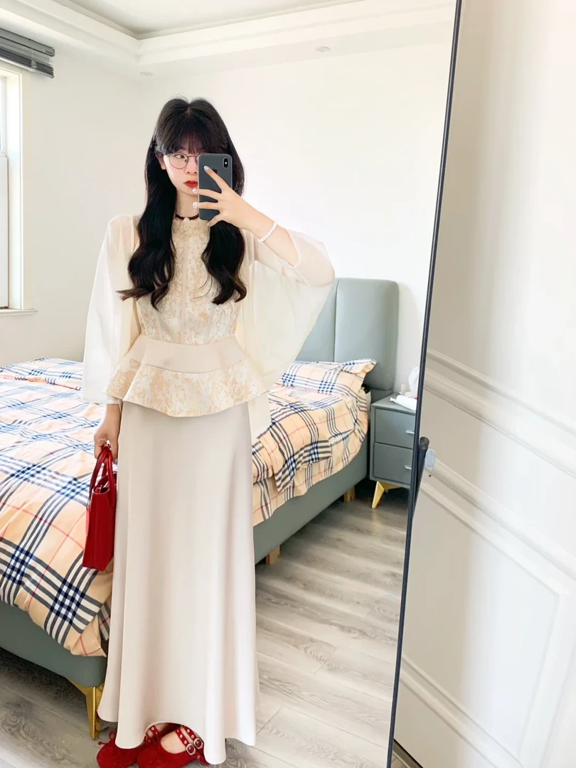 新中式立体纱花鎏金上衣设计感半身裙缎面国风披肩开衫三件套女潮