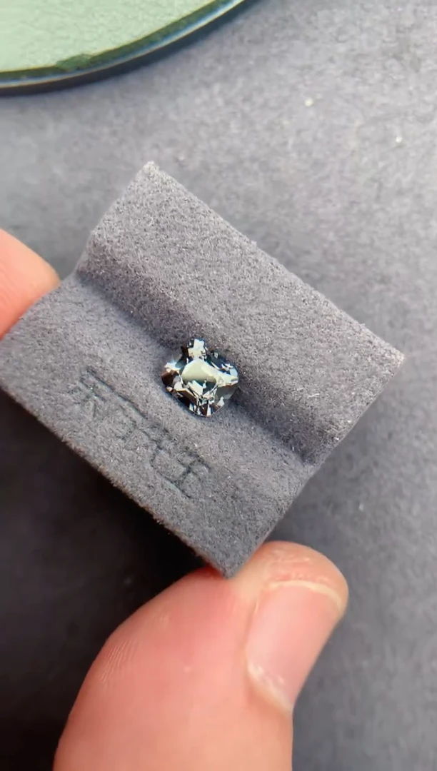 未镶嵌裸石定制尖晶石1ct 金属灰尖晶石 定制
