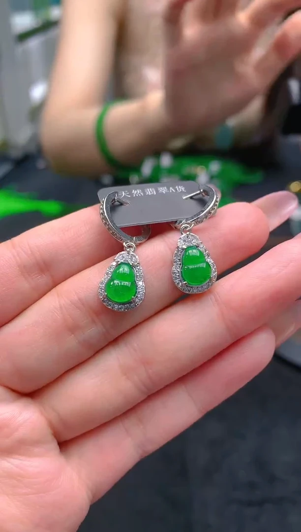 翡翠未镶嵌颈饰天然A货翡翠