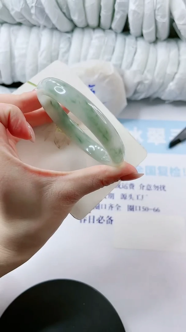 【闪购商品】石英质玉手镯未镶嵌多样性发货L235