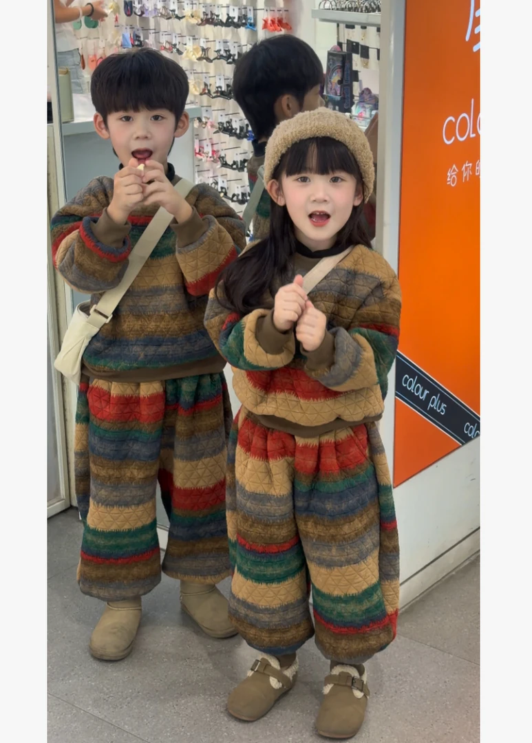 男女童彩条冬装加厚套装2025年美拉德色系羊羔绒两件套舒适保暖潮