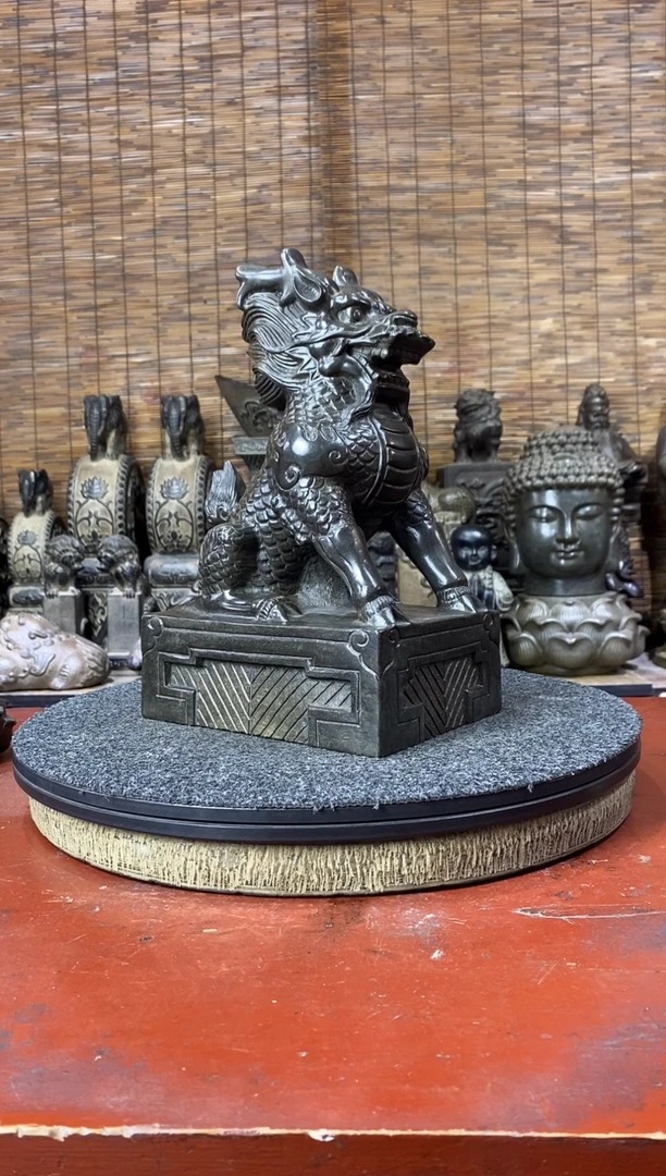 石材天然青石石雕麒麟一只