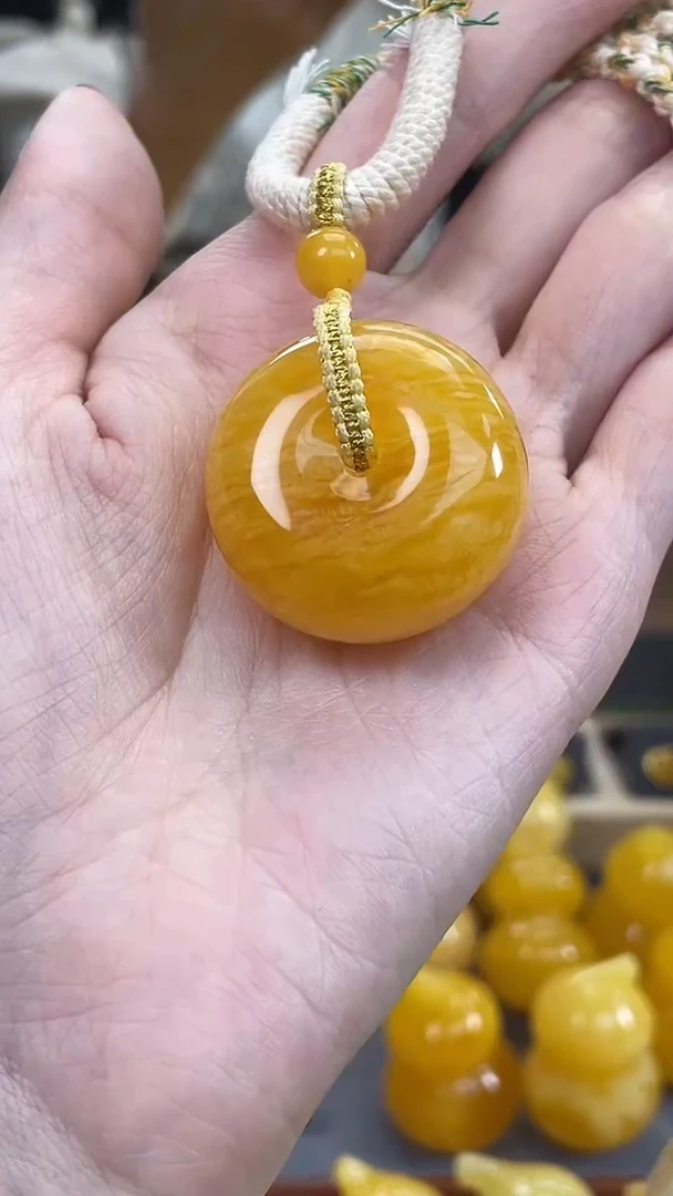 裸石琥珀未镶嵌j79