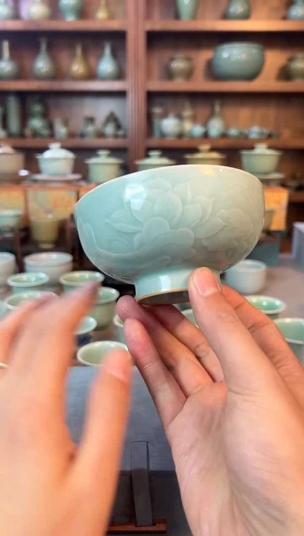 王**儿龙泉青瓷碗杯