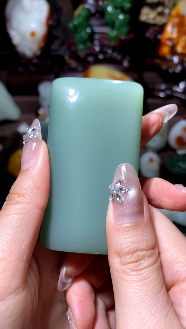 未镶嵌手镯和田玉（糖玉）p**g高浮雕高浮雕给