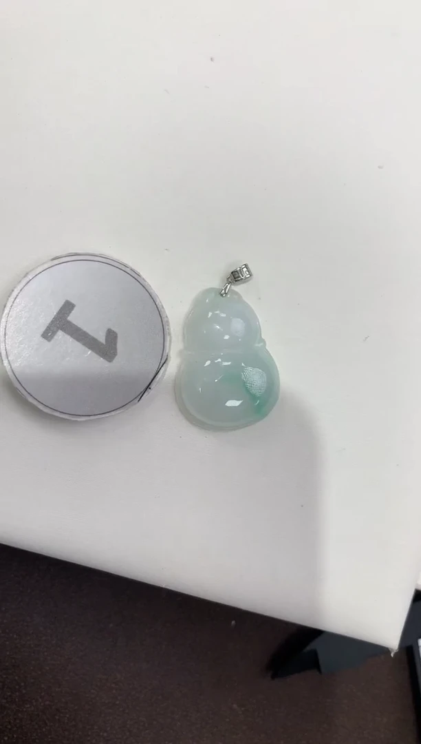 颈饰18K金镶嵌翡翠天然缅甸a货翡翠