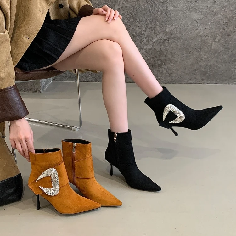 明星同款鞋女款网红水钻大方扣绒面短靴尖头瘦瘦靴子细跟高跟女靴