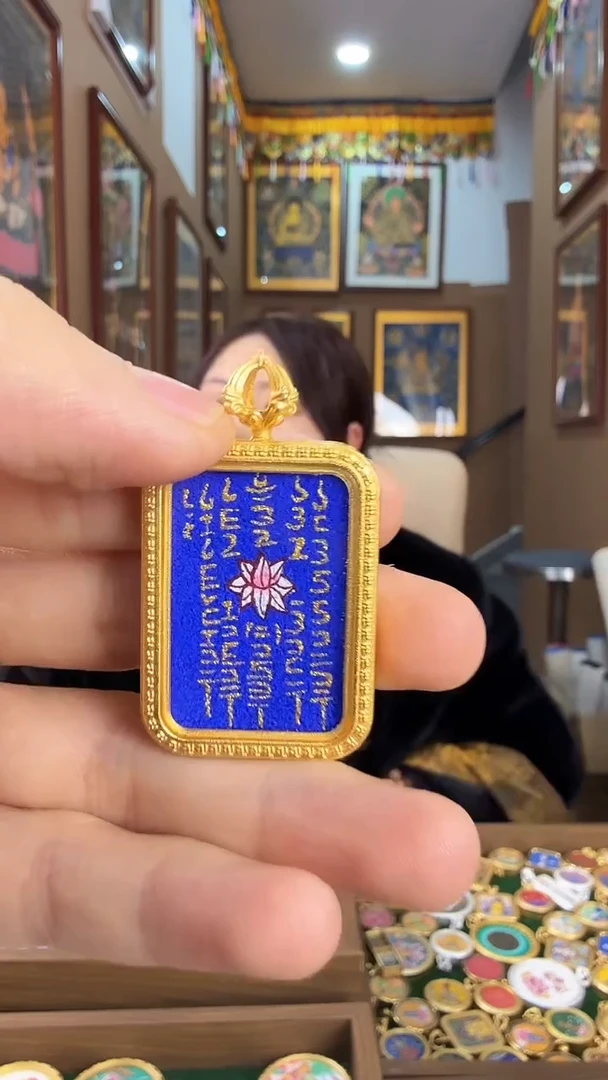 吊坠五条经文-纯手绘矿物原料唐卡