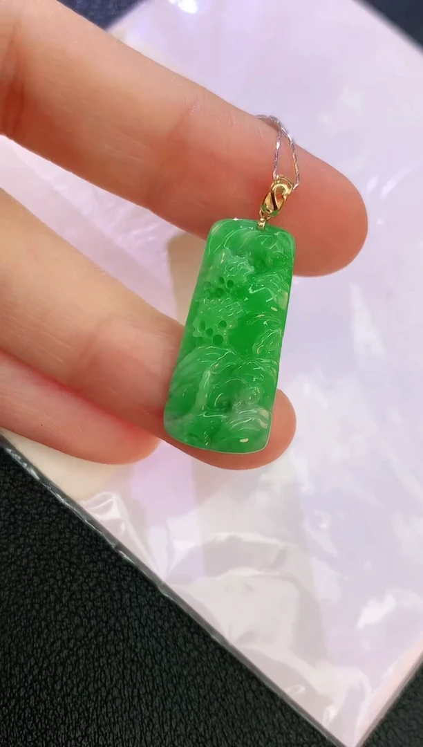 翡翠18K金镶嵌颈饰赠礼盒证书 麦麦