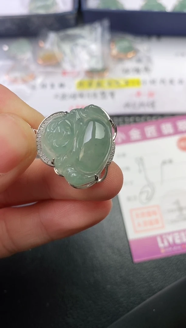 颈饰银S925镶嵌翡翠谷****）挂件